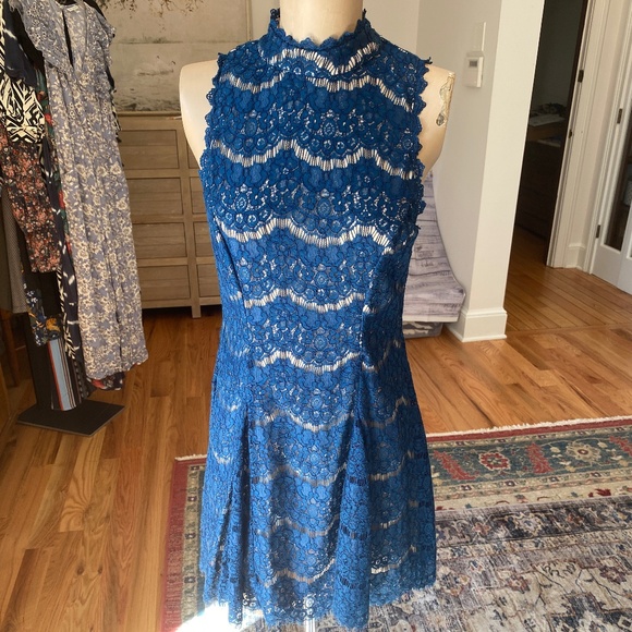 Trixxi Clothing Company Beautiful Teal Lace Cocktail Dress - Size S - Picture 6 of 14